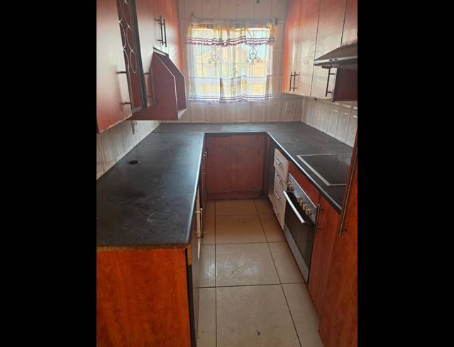 2 BEDROOM PROPERTY TO RENT IN REGENTS PARK